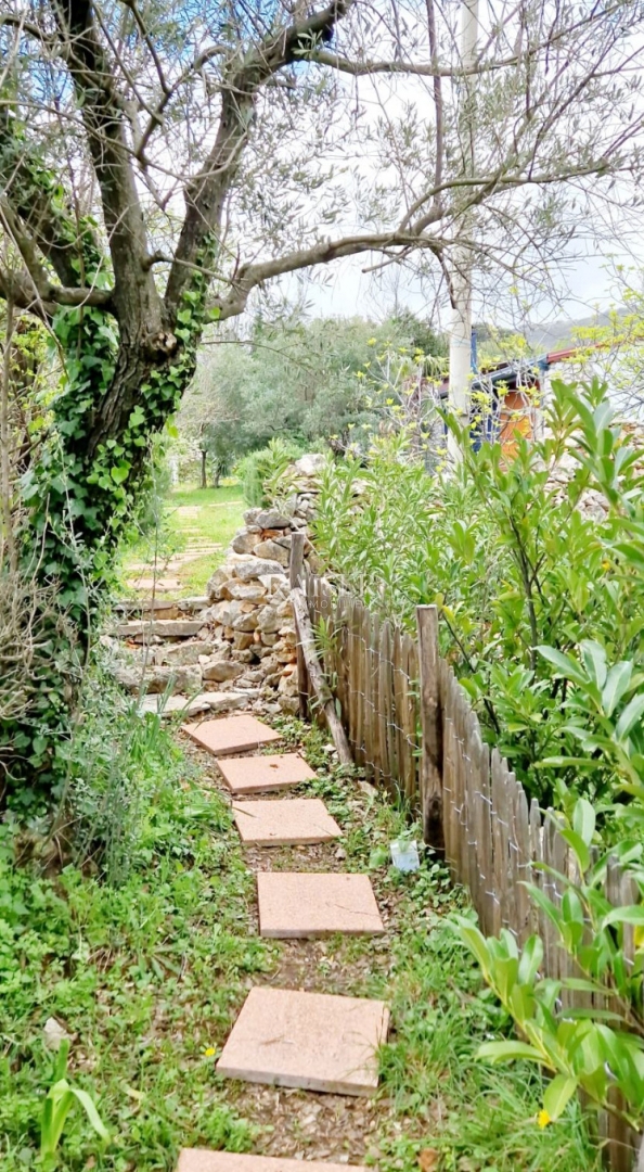 Opatija, Brseč - casa con giardino in centro, 57 m2