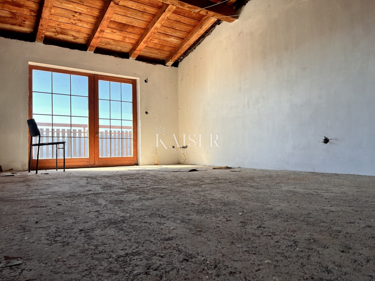 Rijeka, Marinići - casa con locali commerciali in una posizione popolare