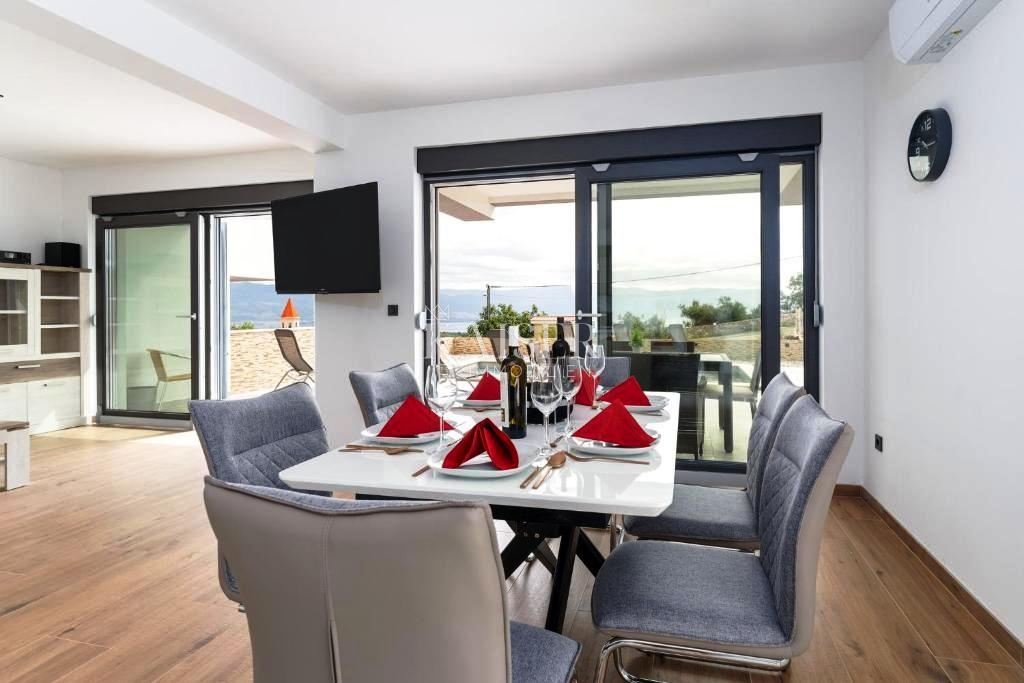 Krk, Risika - moderna casa bifamiliare, 150 m2, vista mare