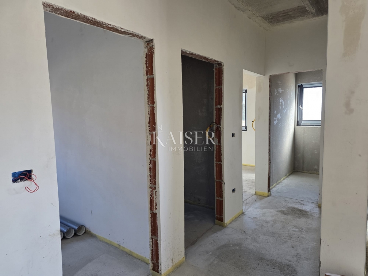 Istria, Parenzo - appartamento al piano terra con giardino di 400 m2