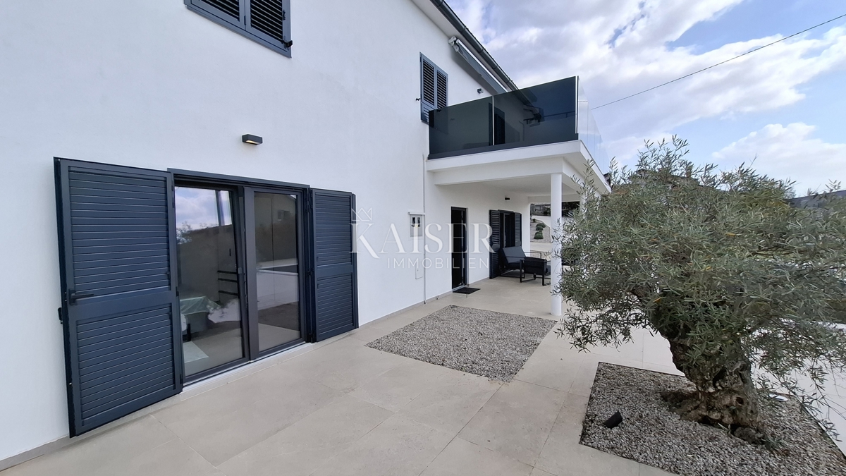 Istria, Kaštelier - Casa con due appartamenti, 188 m2, piscina