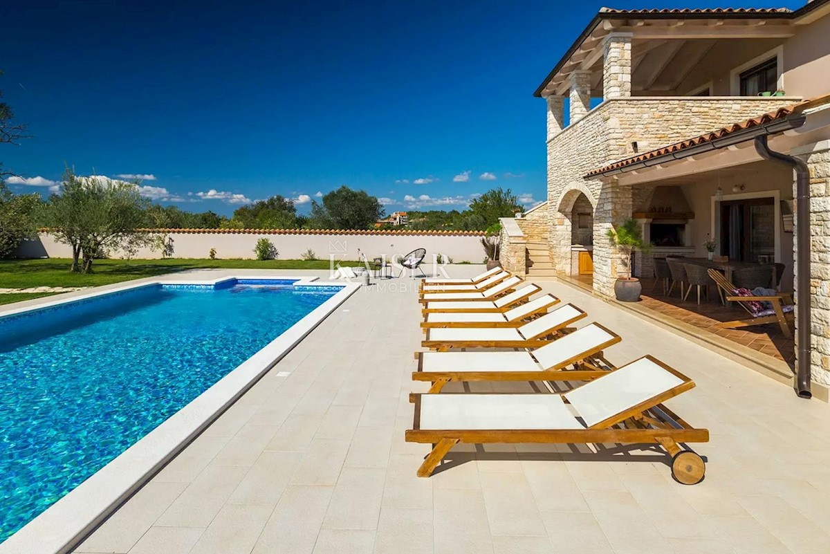 Istria - Marčana, villa con piscina, 280 m2