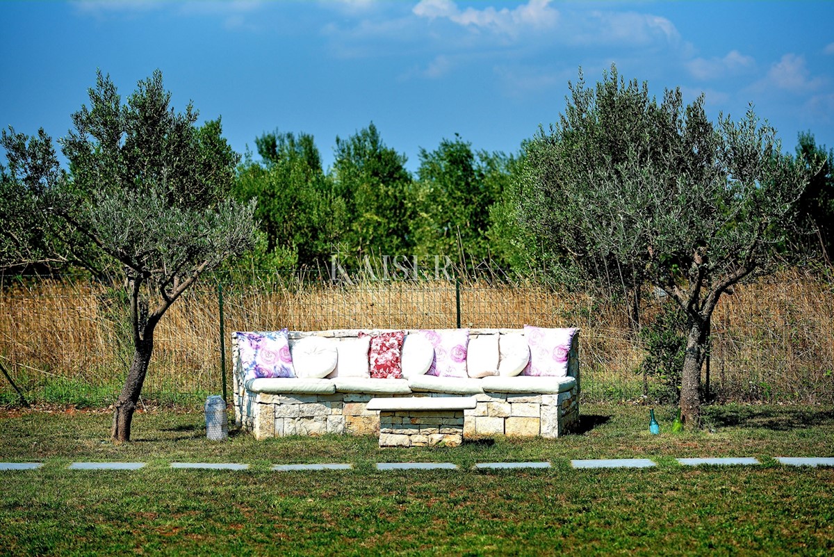 Istria - Marčana, villa con piscina, 280 m2