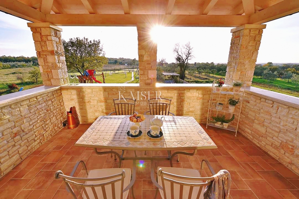Istria - Marčana, villa con piscina, 280 m2