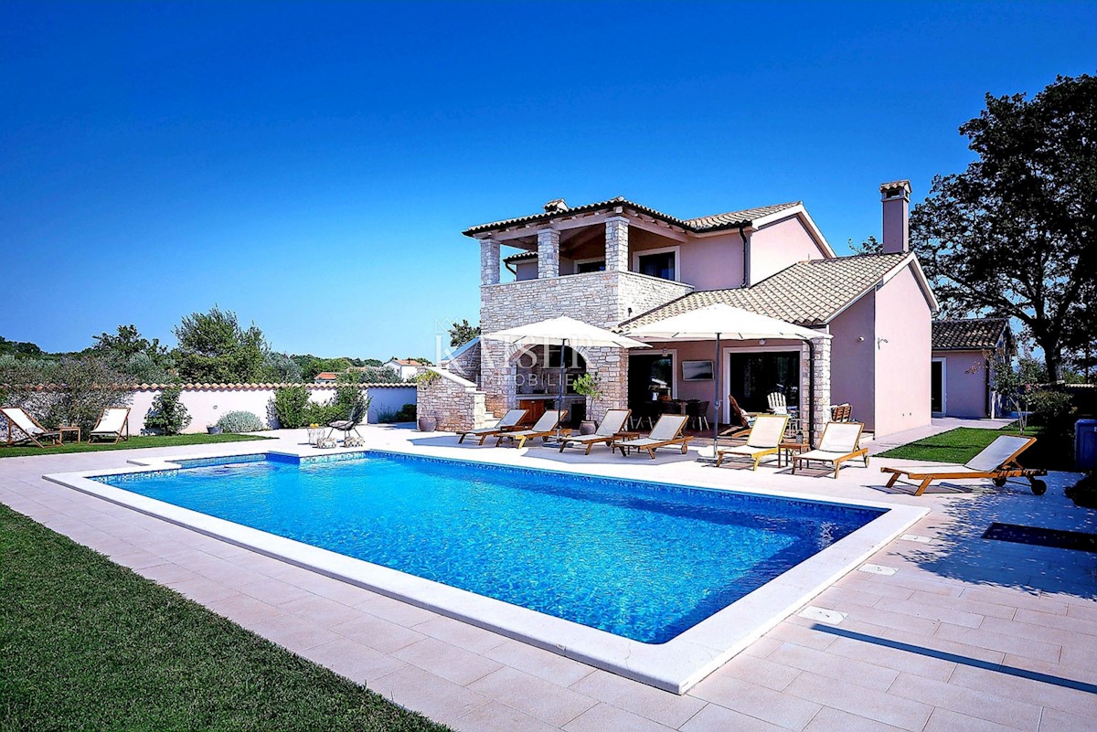 Istria - Marčana, villa con piscina, 280 m2