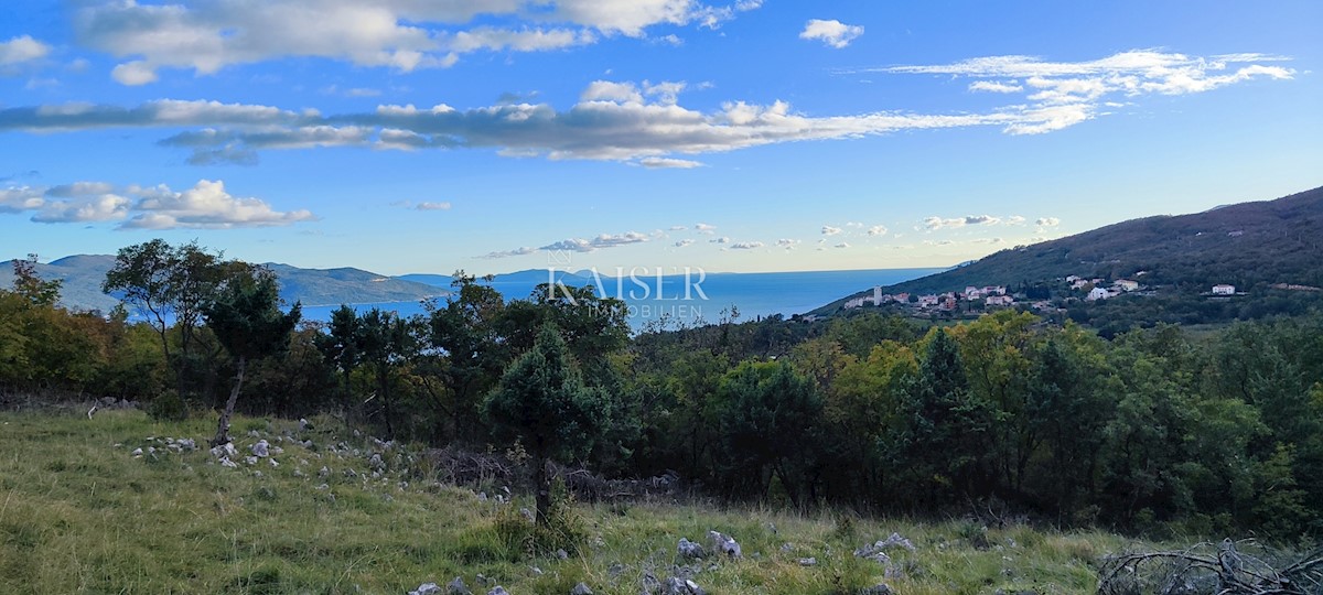 Mošćenička Draga - terreno edificabile con bellissima vista sul mare, 5.500 m2