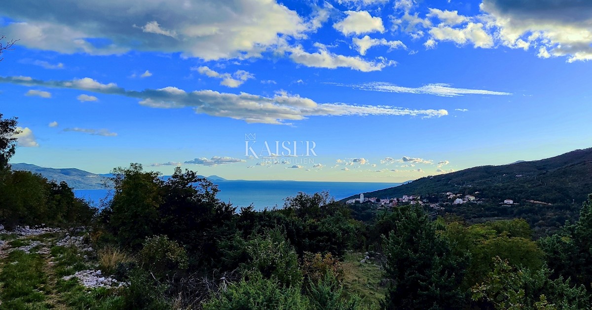 Mošćenička Draga - terreno edificabile con bellissima vista sul mare, 5.500 m2