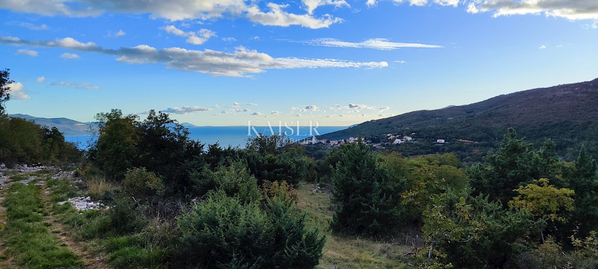 Mošćenička Draga - terreno edificabile con bellissima vista sul mare, 5.500 m2