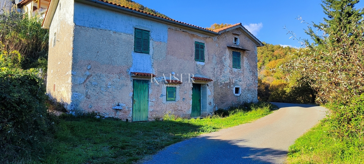 Brseč - casa da ristrutturare, 180 m2