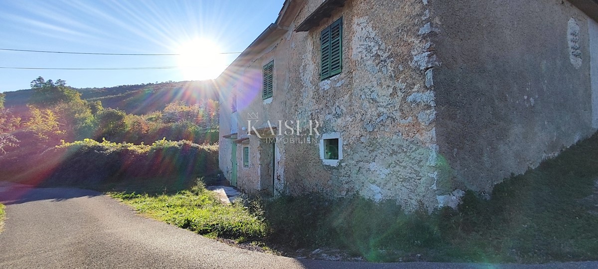 Brseč - casa da ristrutturare, 180 m2