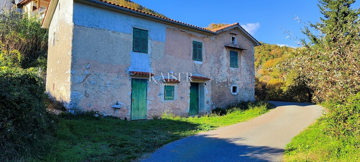 Brseč - casa da ristrutturare, 180 m2