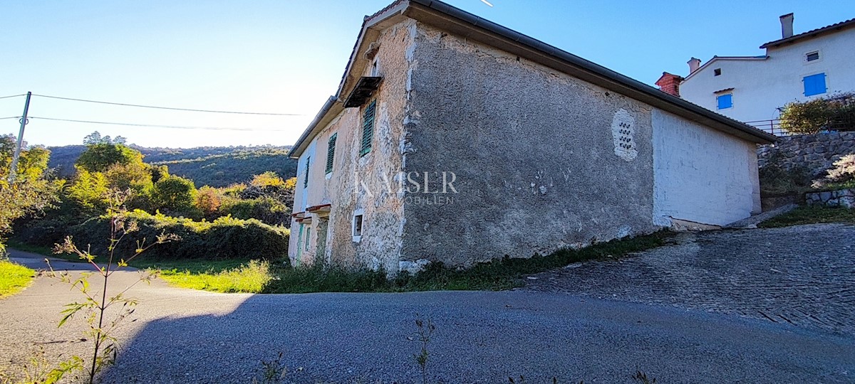 Brseč - casa da ristrutturare, 180 m2