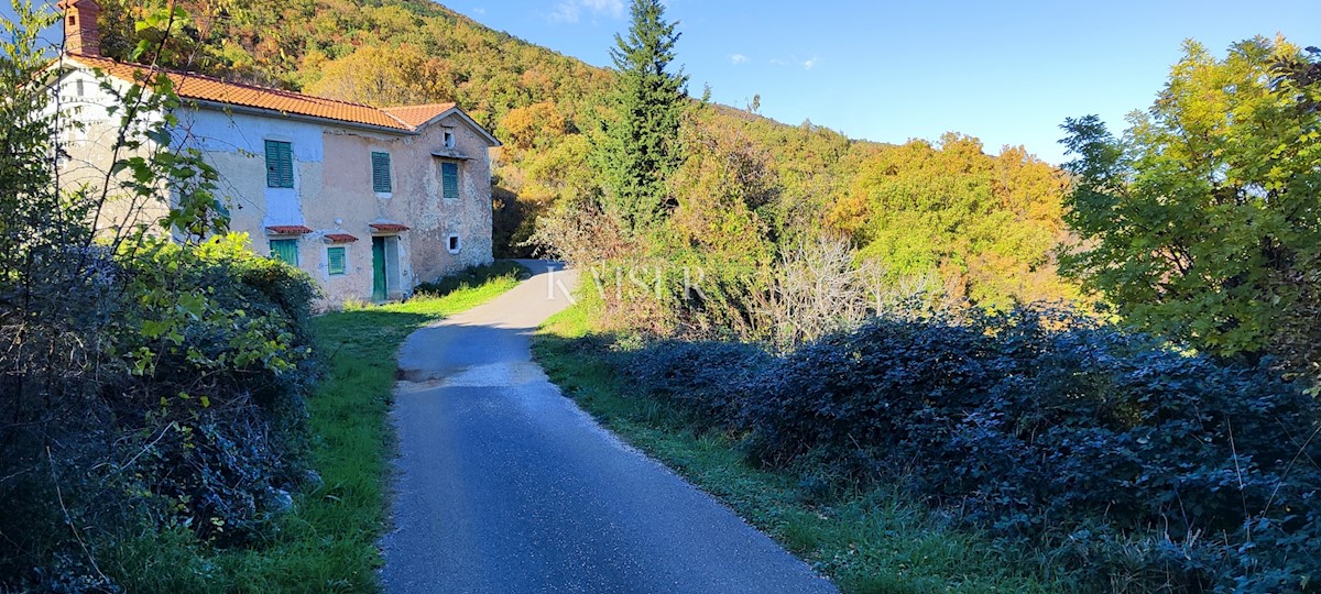 Brseč - casa da ristrutturare, 180 m2