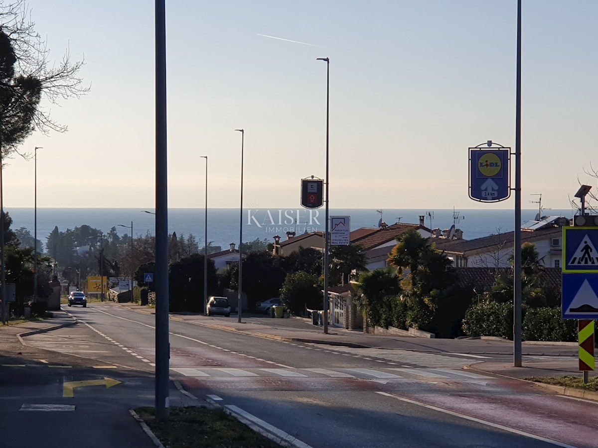 Istria - Parenzo, appartamento al 1° piano, vista mare