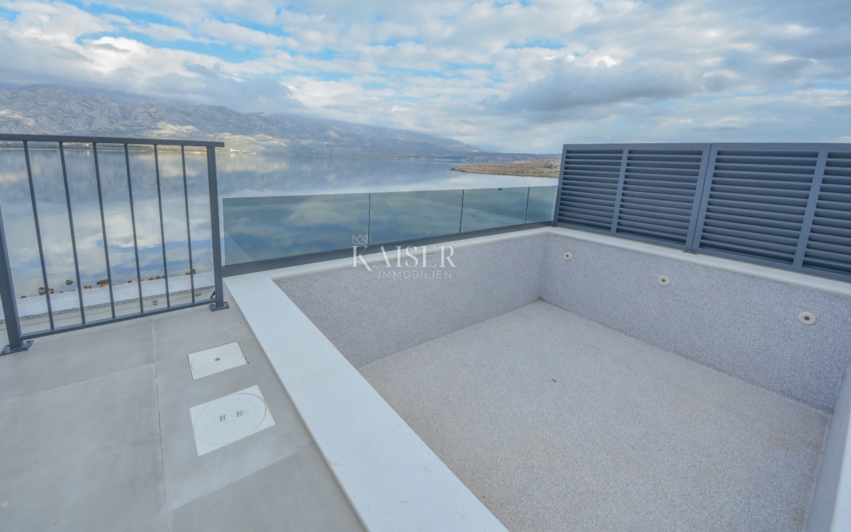 Vinjerac - attico di lusso 134m2, 1a fila al mare