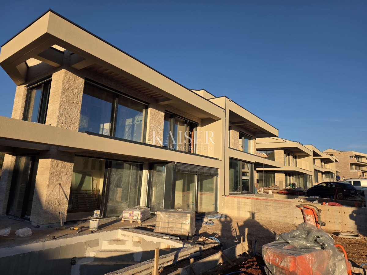 Istria, dintorni di Umago, villa di lusso a 100 metri dal mare