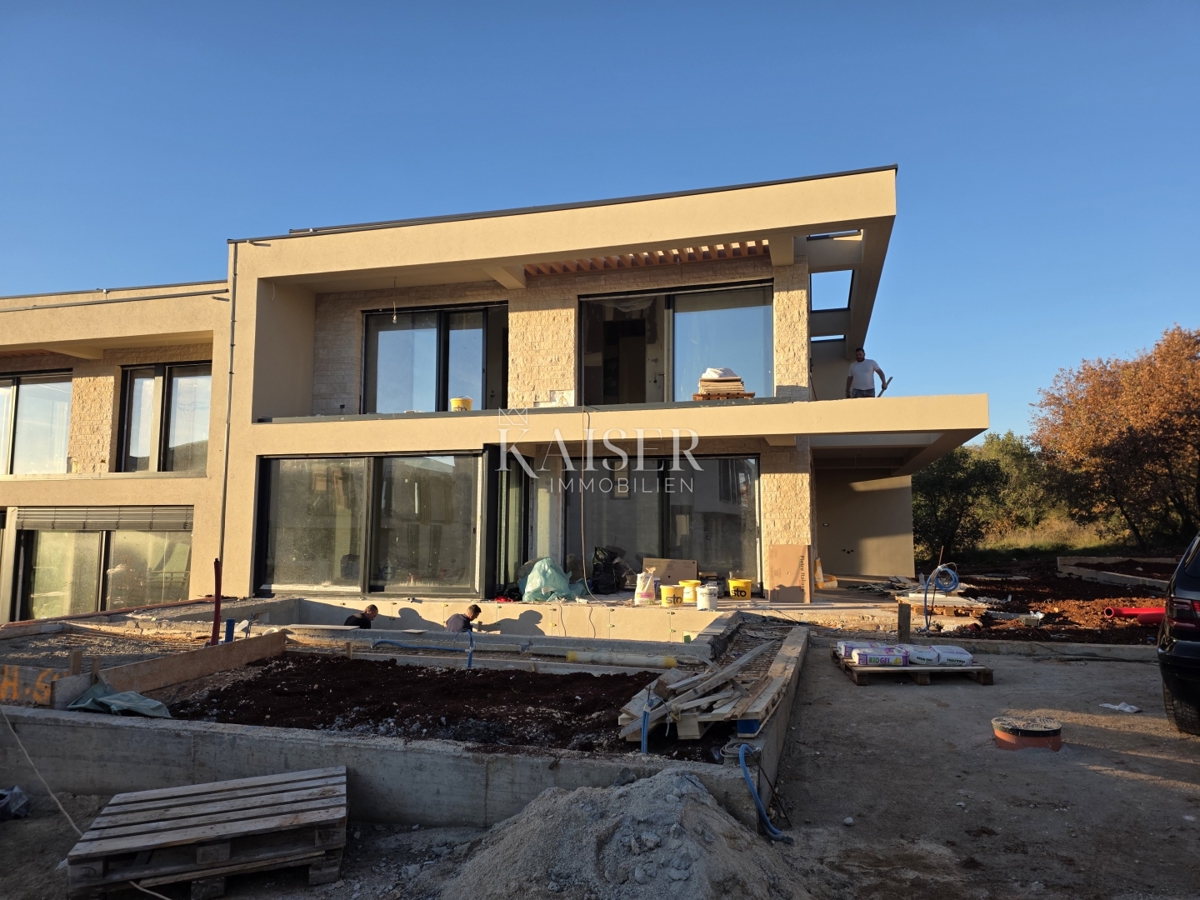 Istria, dintorni di Umago, villa di lusso a 100 metri dal mare