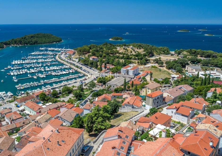 Istria - zona Parenzo, affascinante casa al mare