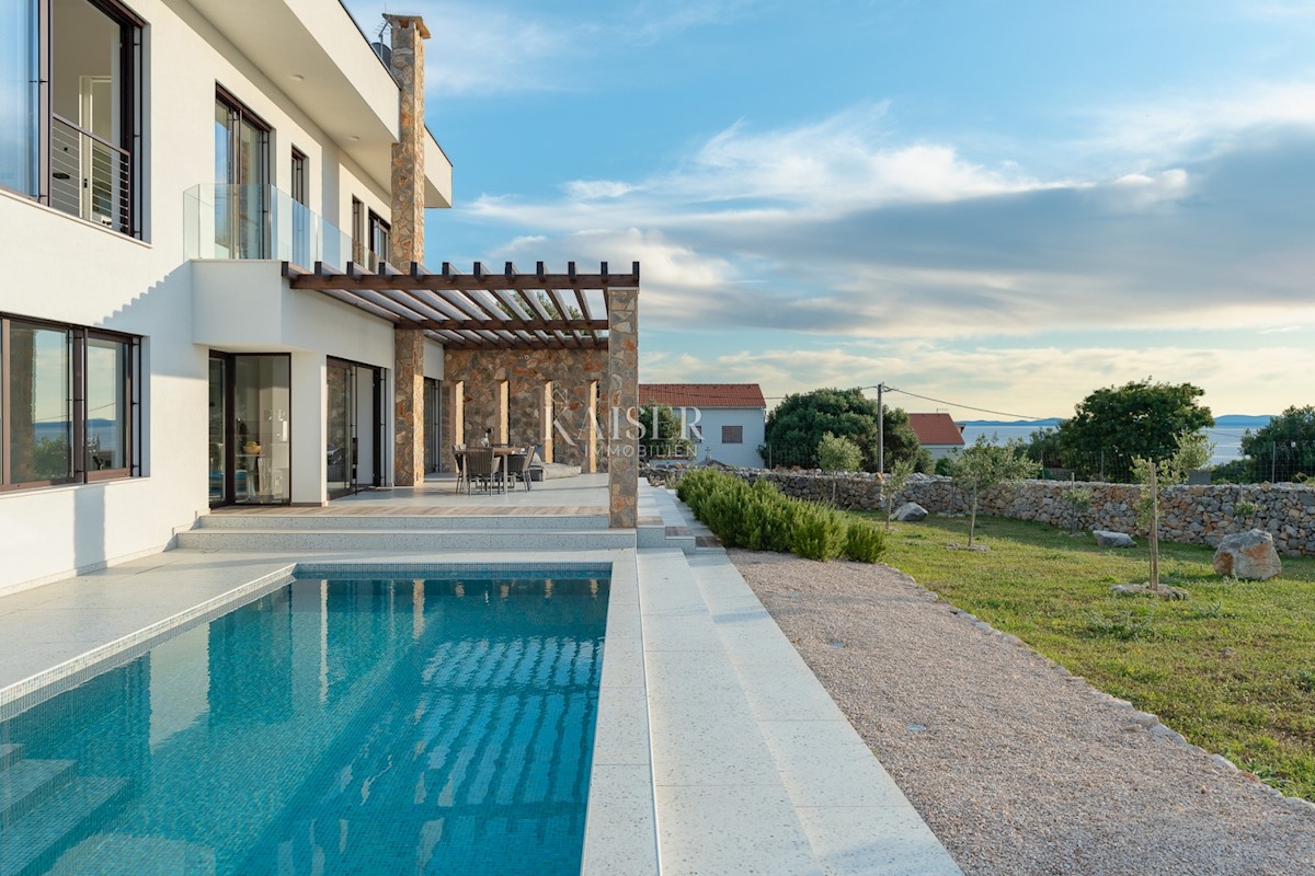 Isola di Pag, villa moderna mediterranea con vista mare