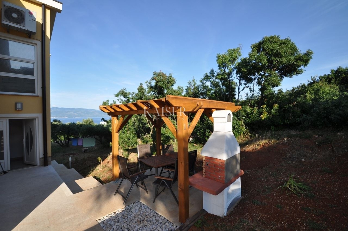 Vrbnik, isola di Krk - appartamento 93m2 con bellissima vista 