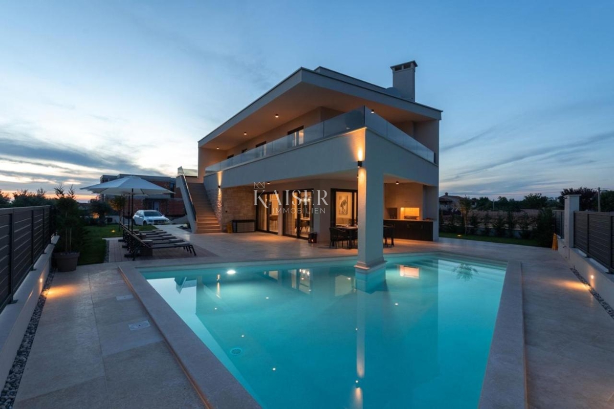 Istria - Parenzo, villa moderna e lussuosa con vista mare