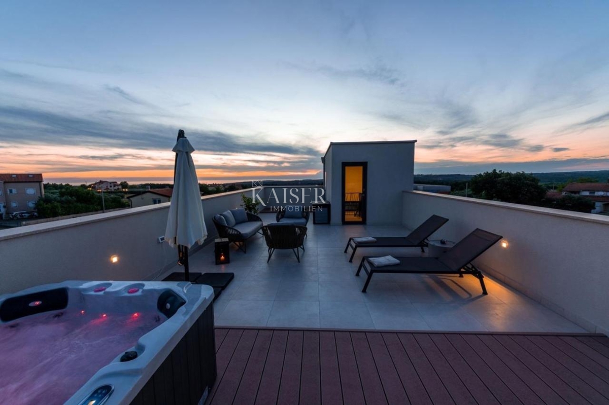 Istria - Parenzo, villa moderna e lussuosa con vista mare