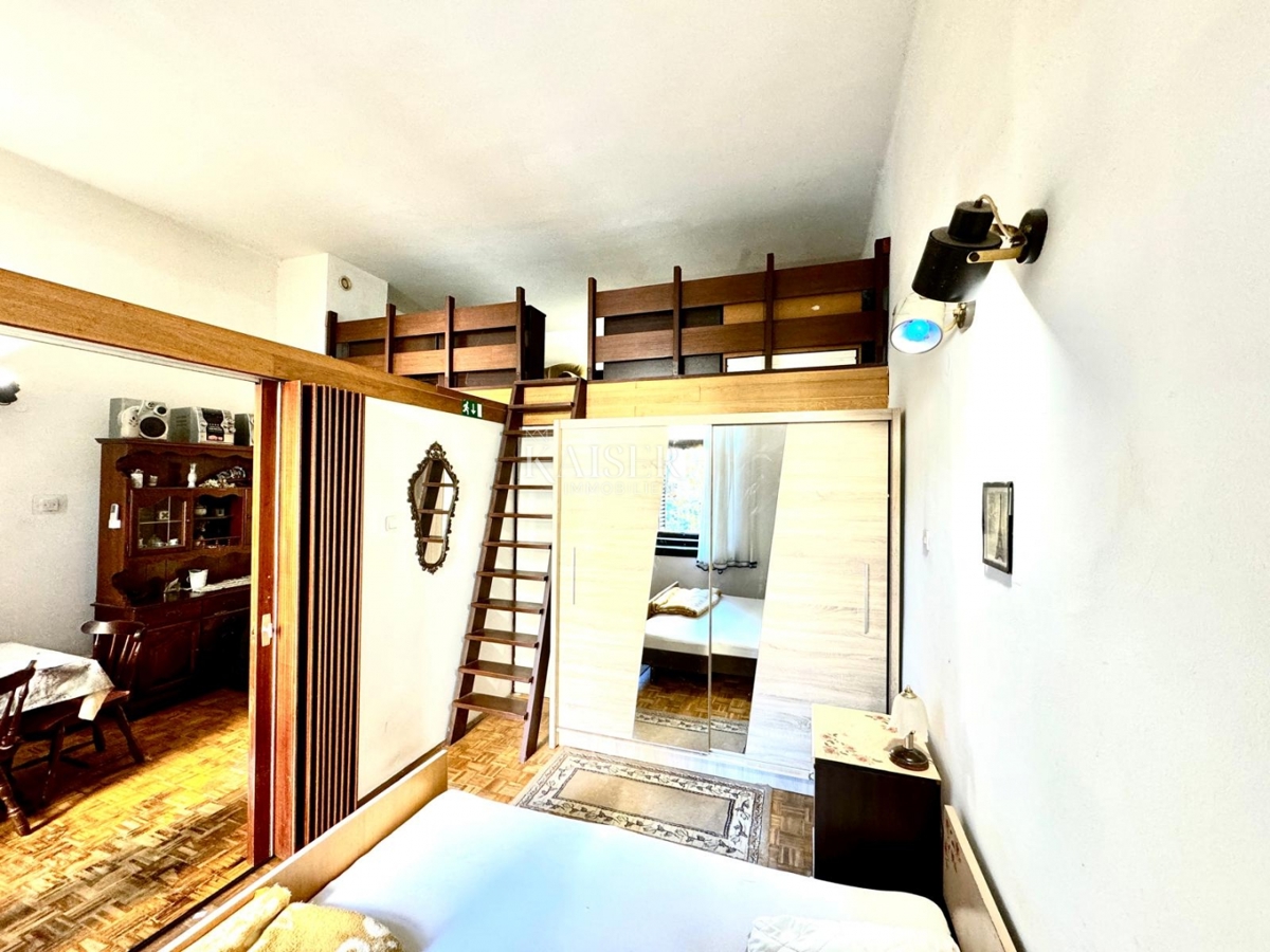 Opatija, Lovran – Appartamento con soppalco a 500 m dal mare, 56 m2