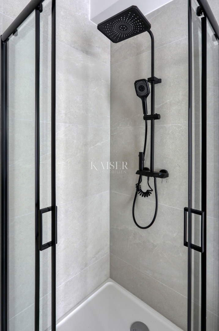 Zara, Privlaka, appartamento su due piani con giardino vicino al centro e al mare