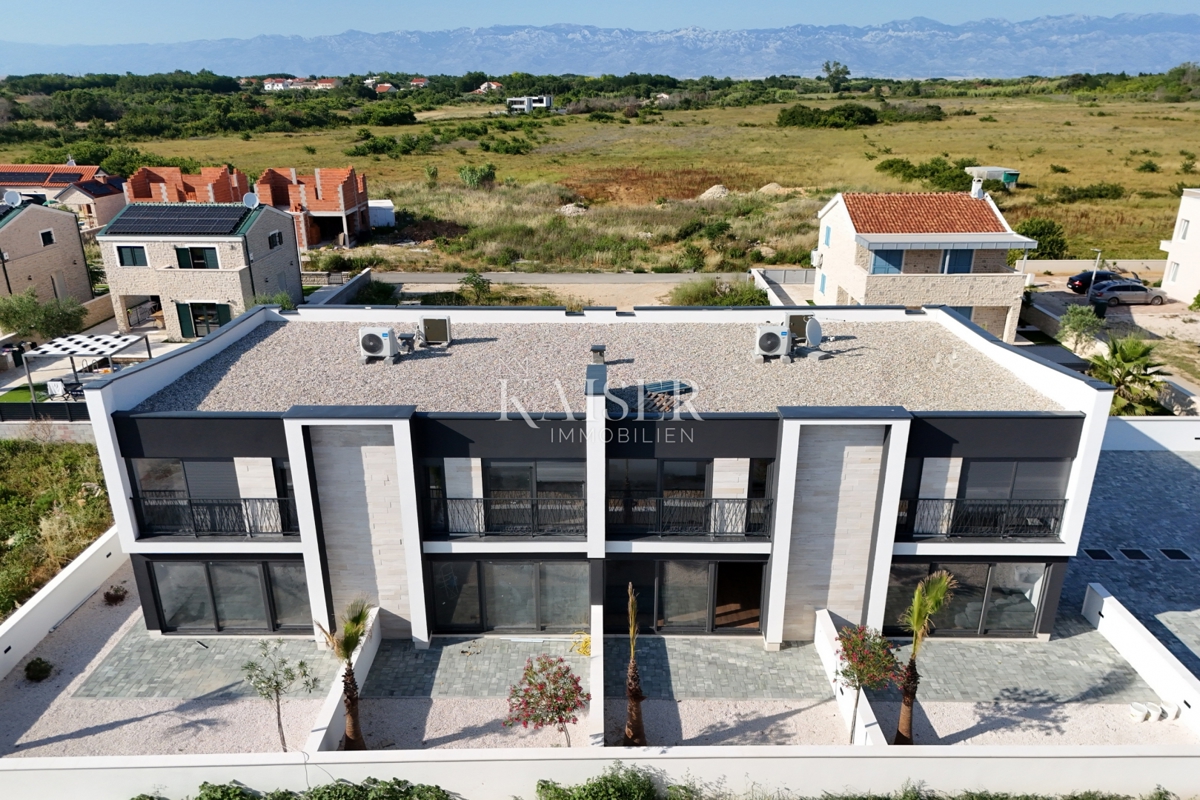 Zara, Privlaka, appartamento su due piani con giardino vicino al centro e al mare