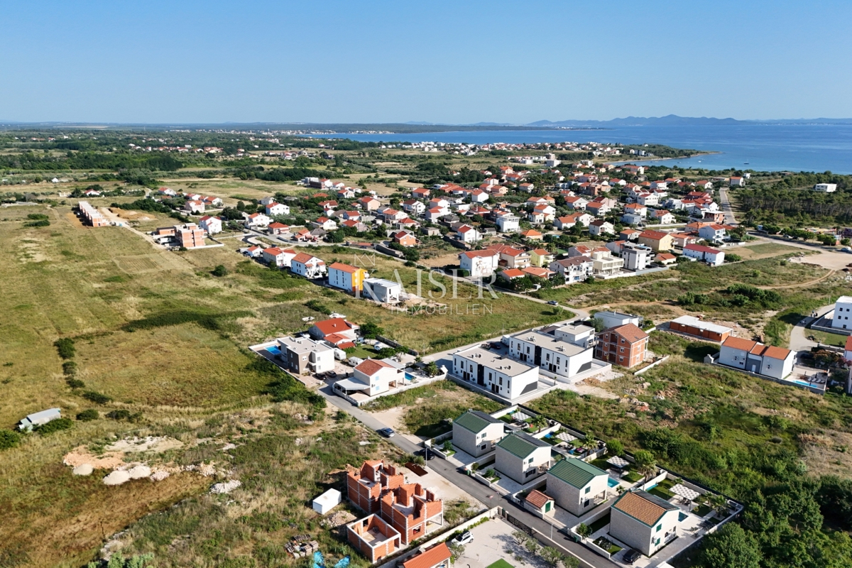 Zara, Privlaka, appartamento su due piani con giardino vicino al centro e al mare