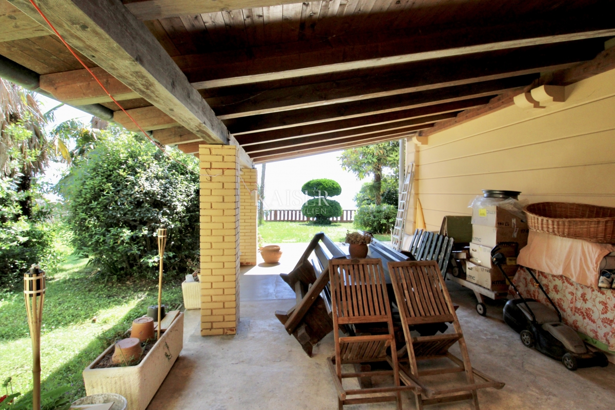 Opatija, Lovran – Appartamento 120 m2, prima fila al mare con spiaggia privata