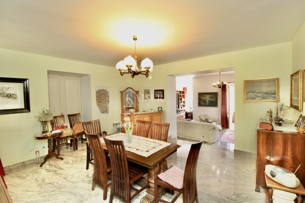 Opatija, Lovran – Appartamento 120 m2, prima fila al mare con spiaggia privata