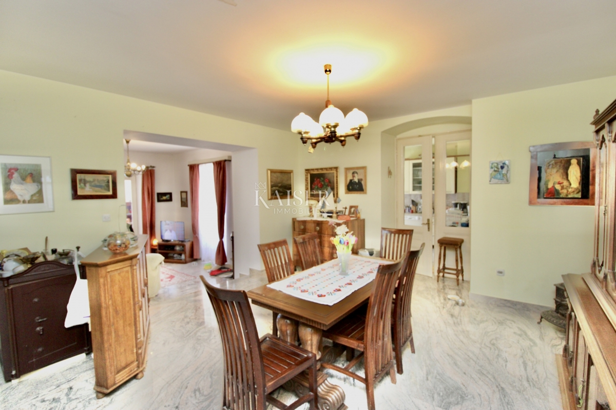 Opatija, Lovran – Appartamento 120 m2, prima fila al mare con spiaggia privata