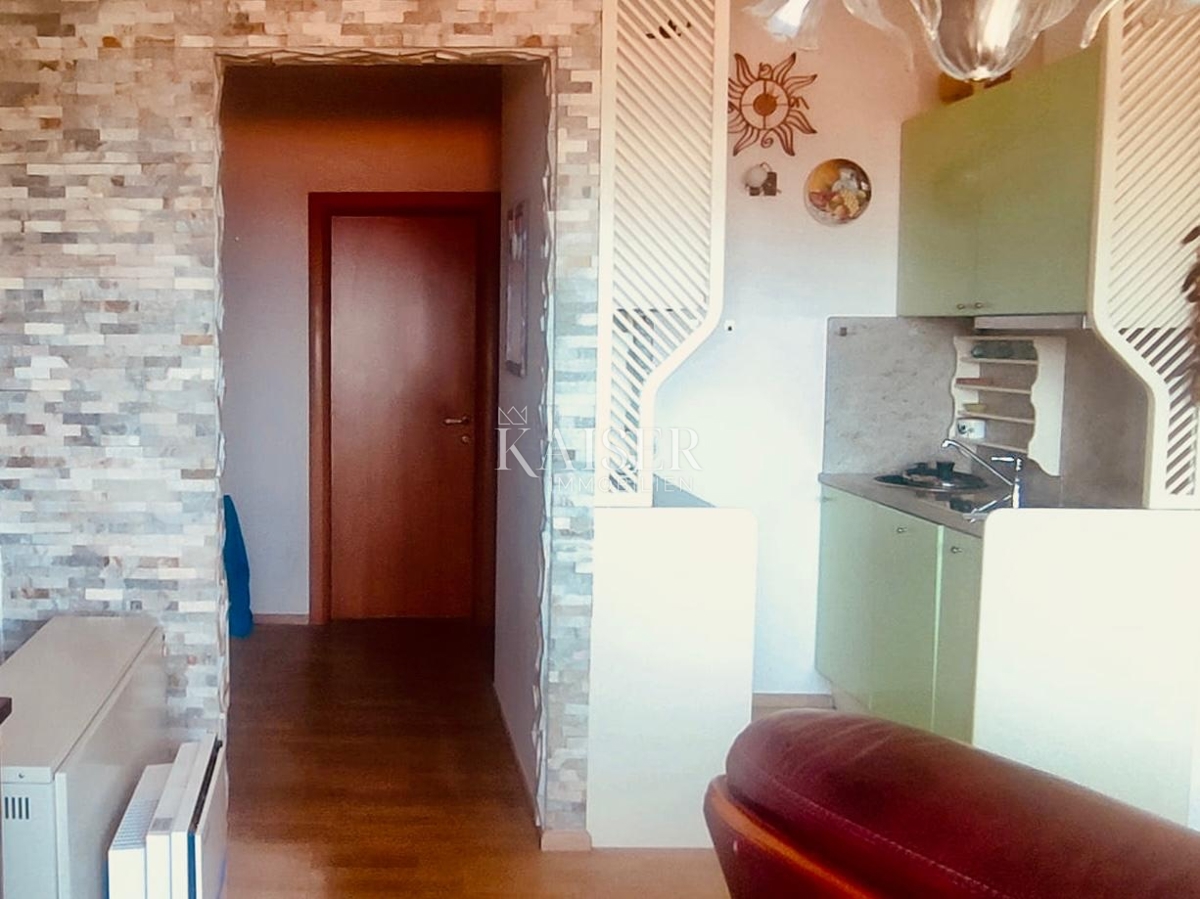 Abbazia, Ičići – Appartamento 48 m2, 300 m dal mare, balcone, vista mare, parcheggio