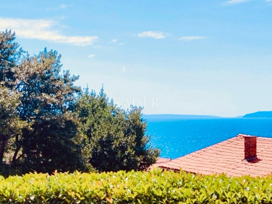 Abbazia, Ičići – Appartamento 48 m2, 300 m dal mare, balcone, vista mare, parcheggio