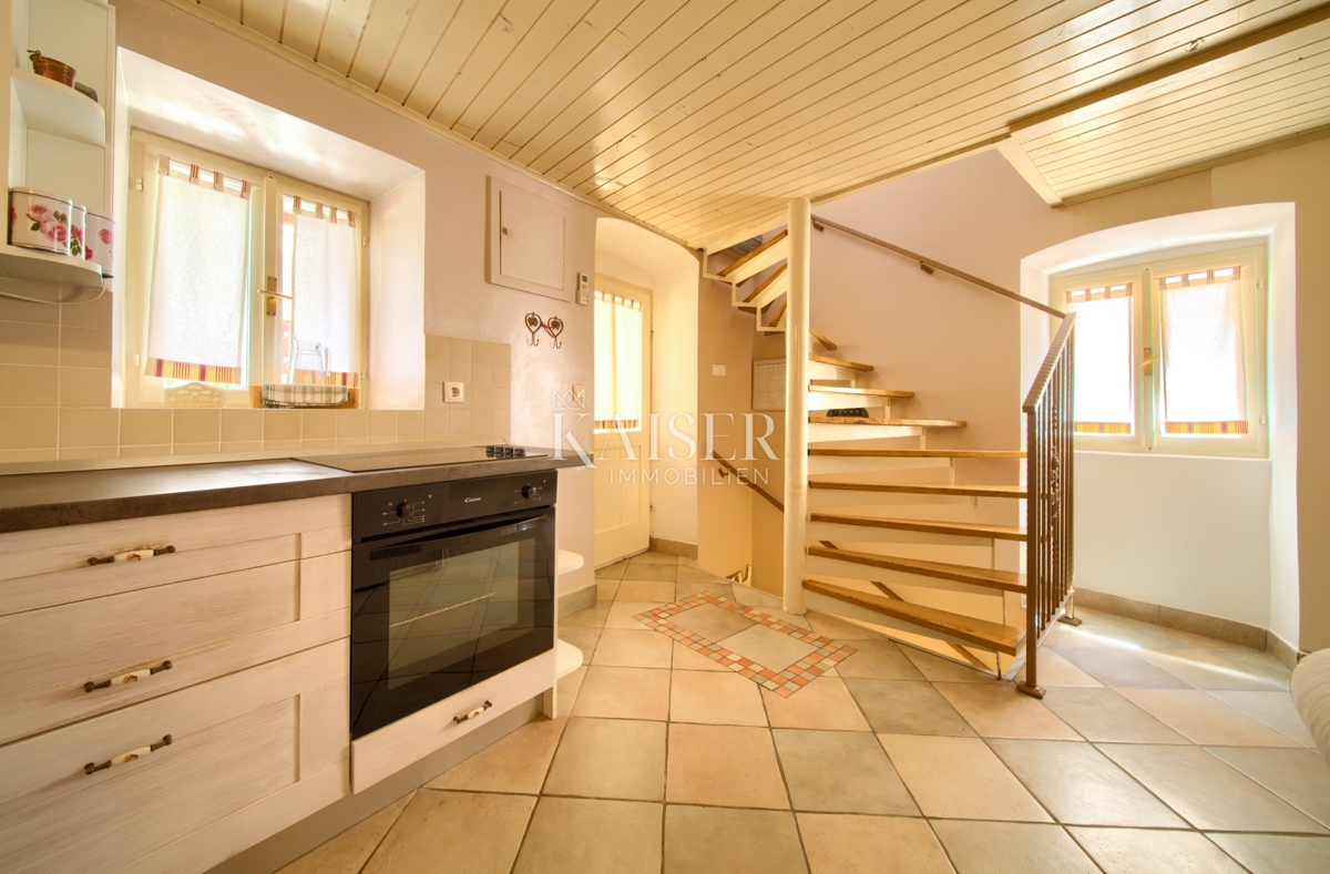 Isola di Krk, Vrbnik - casa ristrutturata 72m2 nel centro storico di Vrbnik