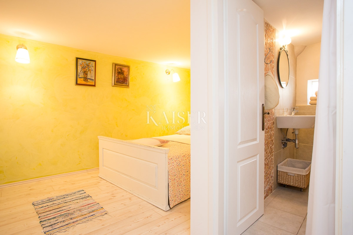 Isola di Krk, Vrbnik - casa ristrutturata 72m2 nel centro storico di Vrbnik