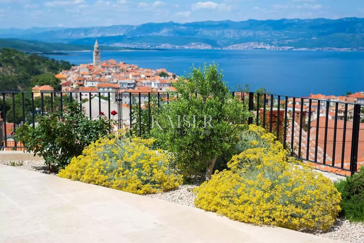 Isola di Krk, Vrbnik - villa moderna 127m2 con vista panoramica 