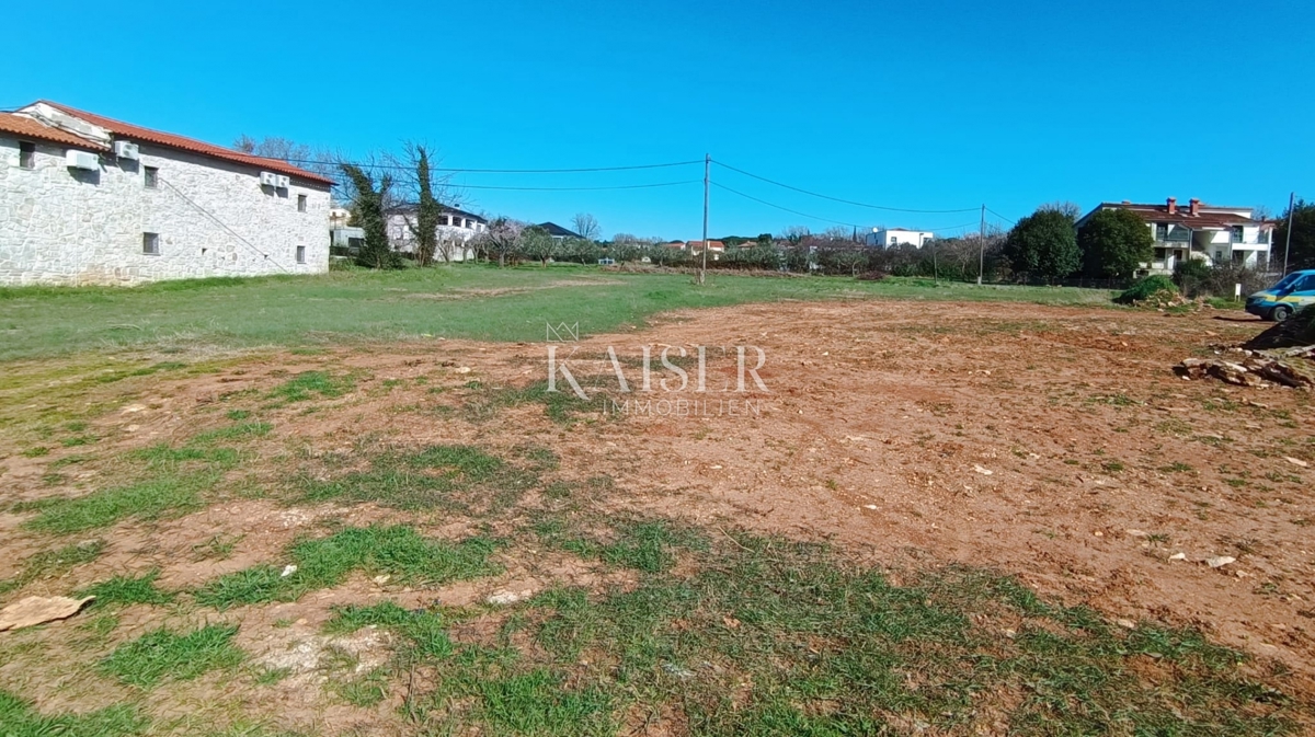 Istria, Pomer - terreno edificabile 565m2 a soli 100m dal mare