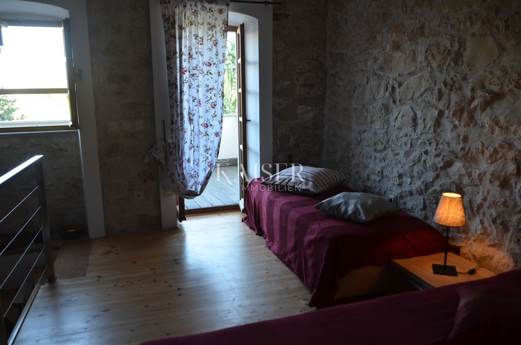 Mali Lošinj, Isola di Susak - autentica casa in pietra 223m2
