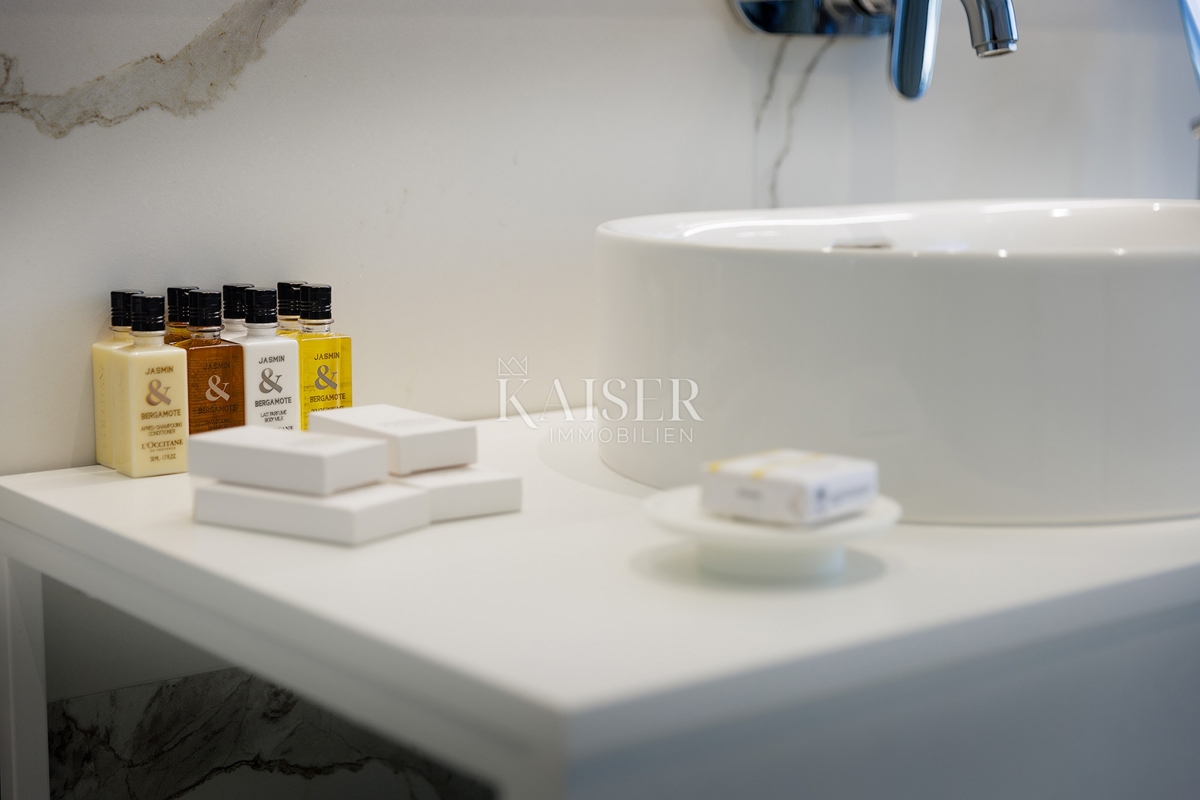 Istria, Umago, Salvore - villa di lusso in resort, 533m2, piscina a sfioro sul tetto