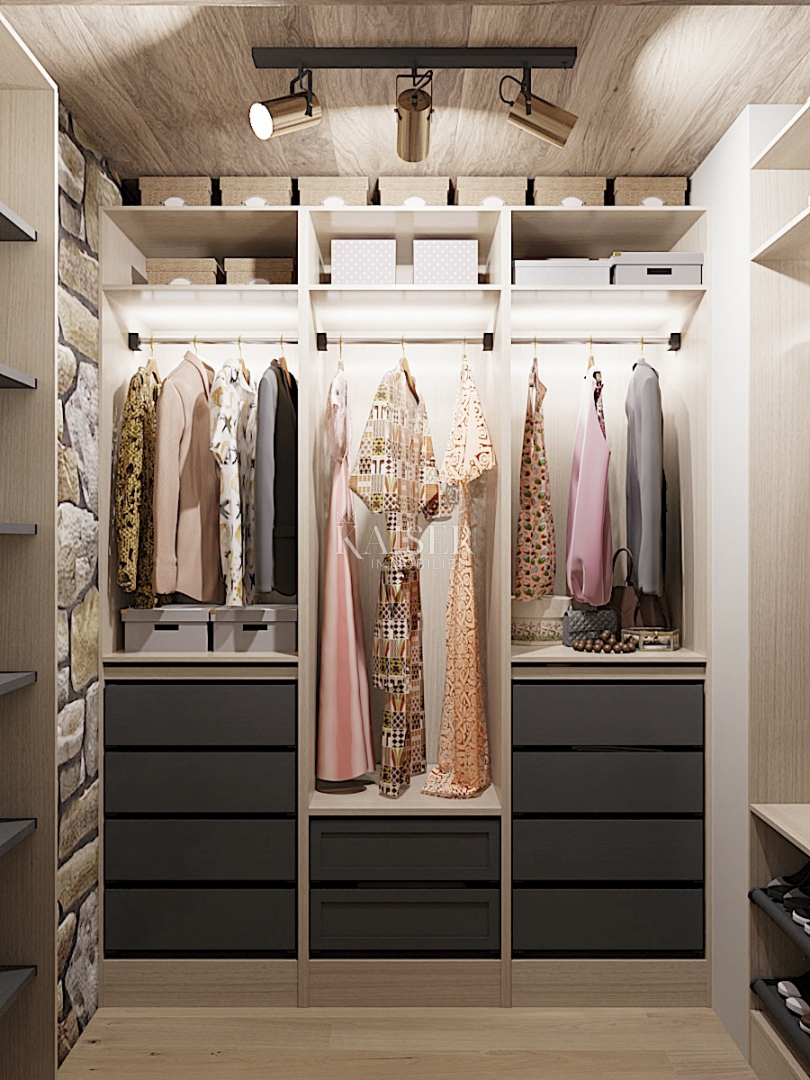 Istria, zona Parenzo - Autentica villa istriana di 183 m2 con piscina e sauna