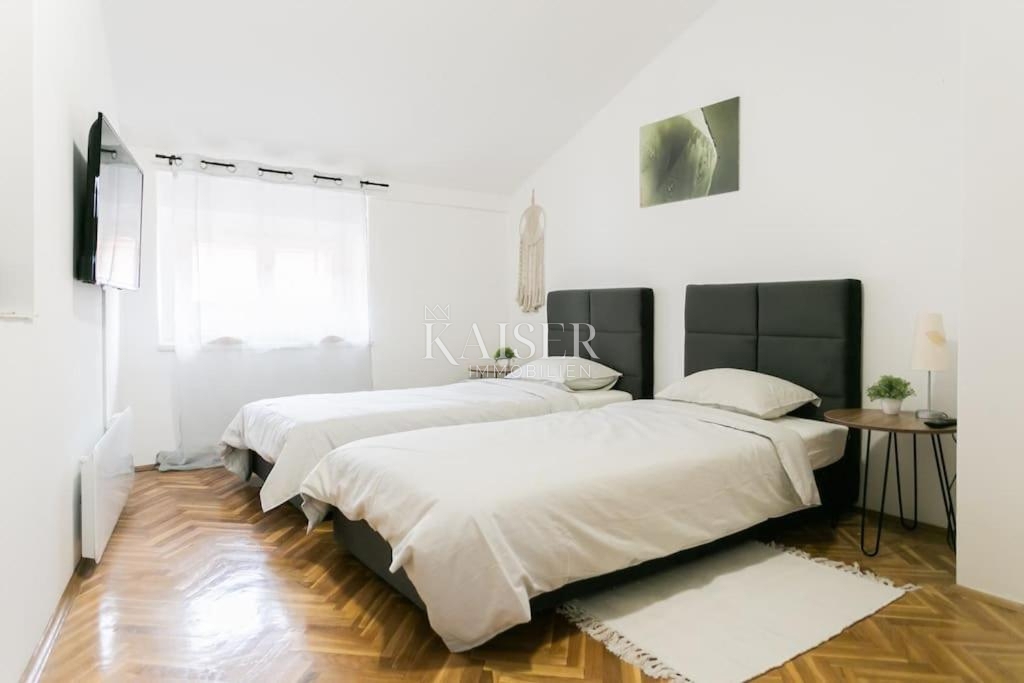 Crikvenica, centro - appartamento, 2 camere da letto + soggiorno, a 100 metri dal mare