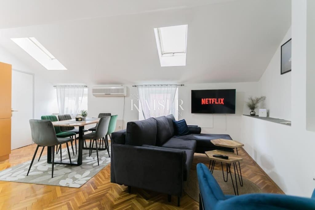 Crikvenica, centro - appartamento, 2 camere da letto + soggiorno, a 100 metri dal mare