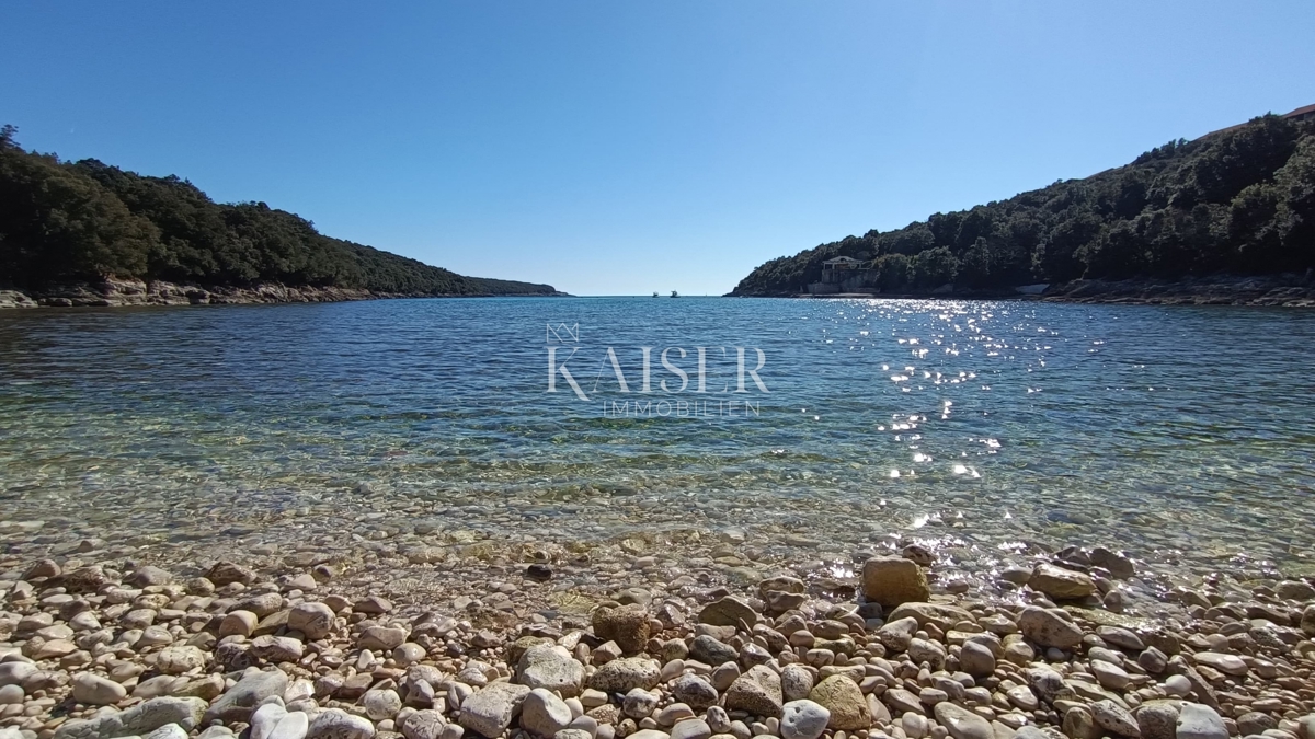 Istria, Peruški - terreno edificabile 862m2 con progetto 