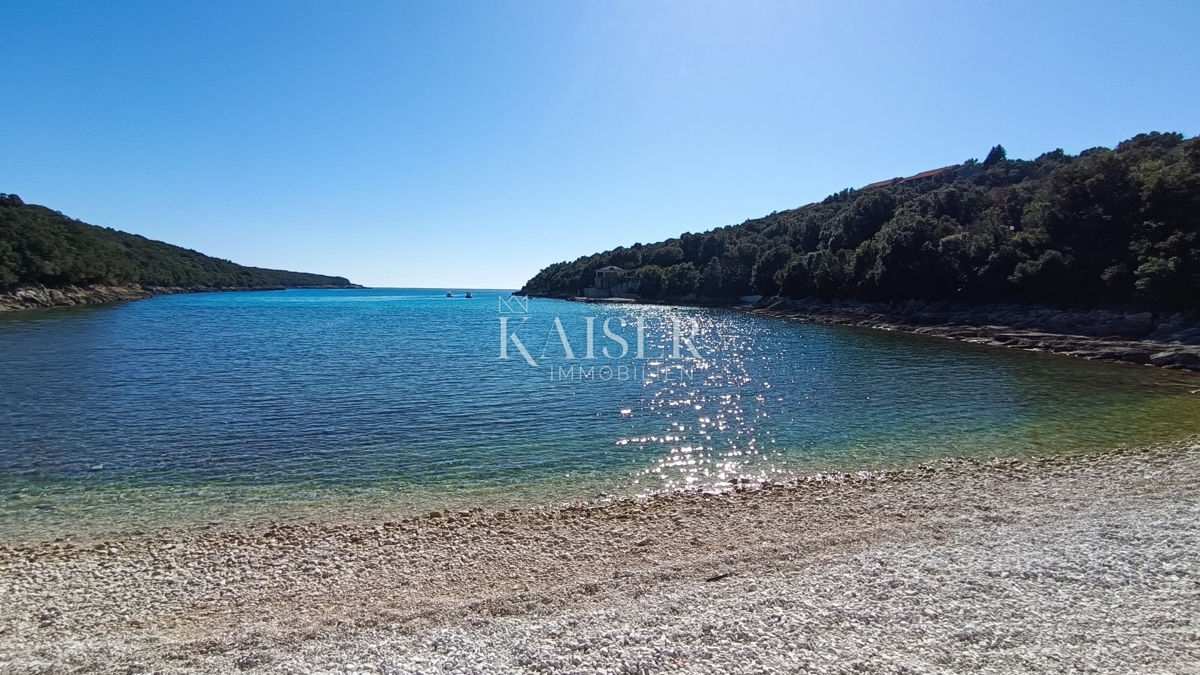 Istria, Peruški - terreno edificabile 862m2 con progetto 