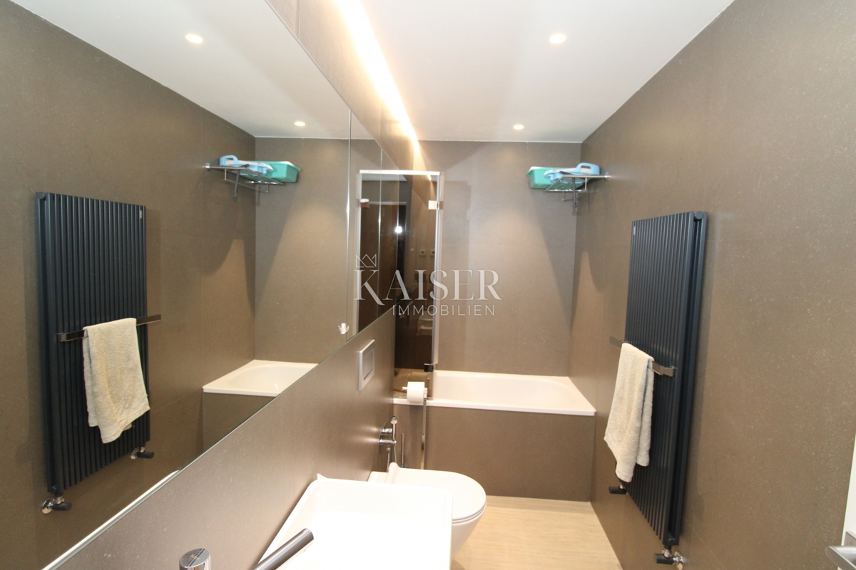 Istria, Cittanova - appartamento lussuosamente arredato di 119 m2, posizione eccellente, vista mare