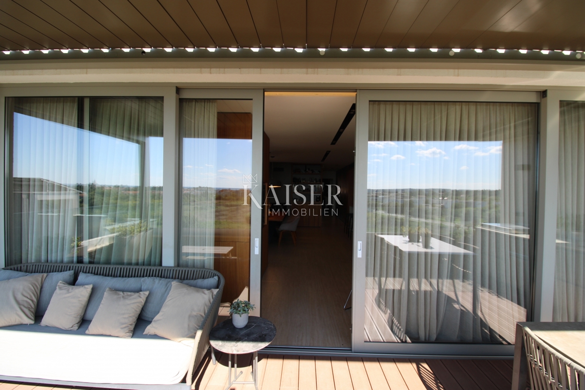 Istria, Cittanova - appartamento lussuosamente arredato di 119 m2, posizione eccellente, vista mare