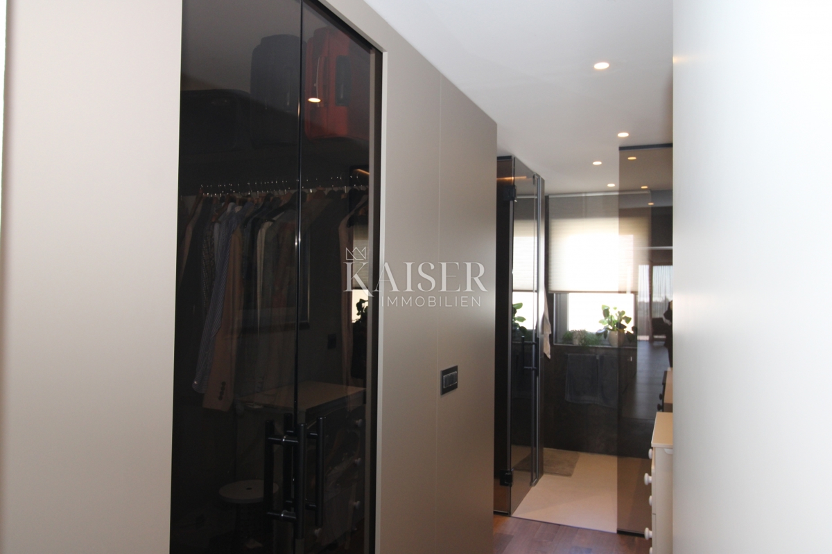 Istria, Cittanova - appartamento lussuosamente arredato di 119 m2, posizione eccellente, vista mare