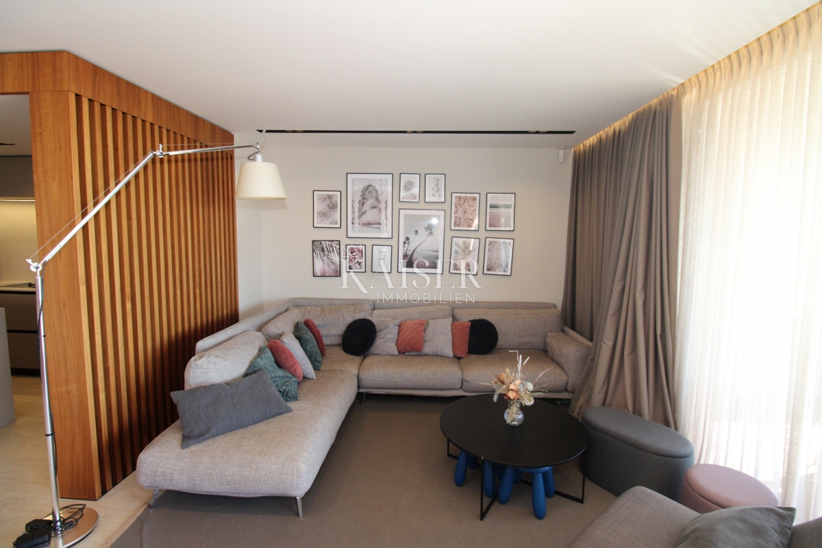 Istria, Cittanova - appartamento lussuosamente arredato di 119 m2, posizione eccellente, vista mare